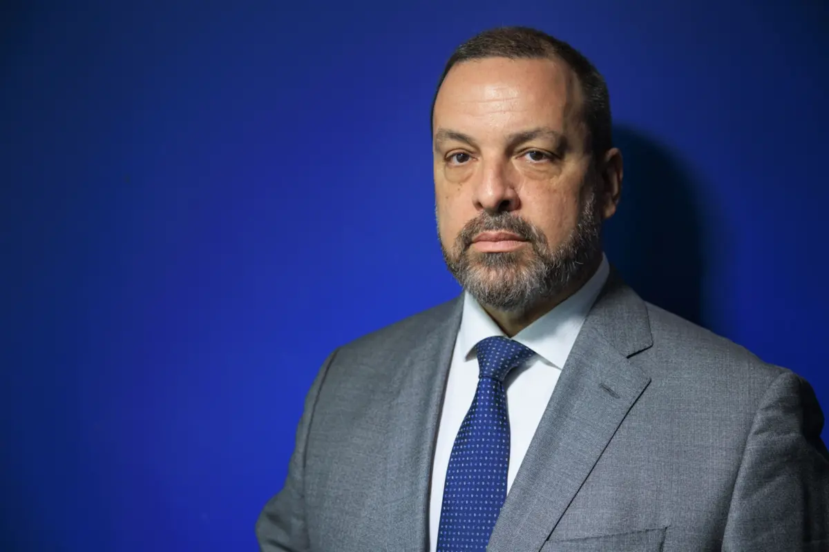 Imagem de contexto do artigo "O nosso passaporte vale pouco e é de aquisição fácil"