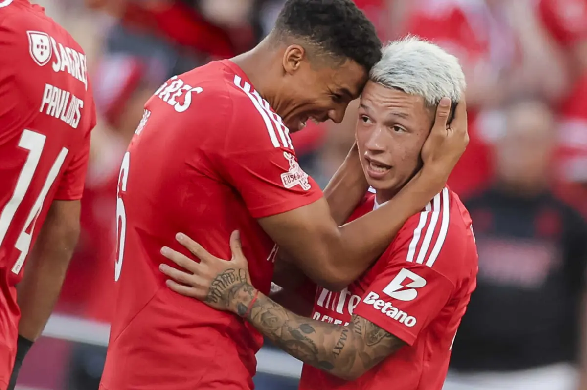 Imagem de contexto do artigo Uma mão cheia de golos, quatro deles em nove minutos. Benfica esmaga Feyenoord em dia de Eusébio