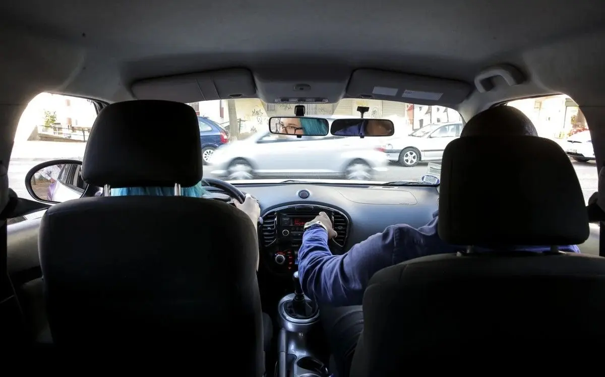 Imagem de contexto do artigo Já não é só na escola: aprovado regime que permite aprender a conduzir com tutor