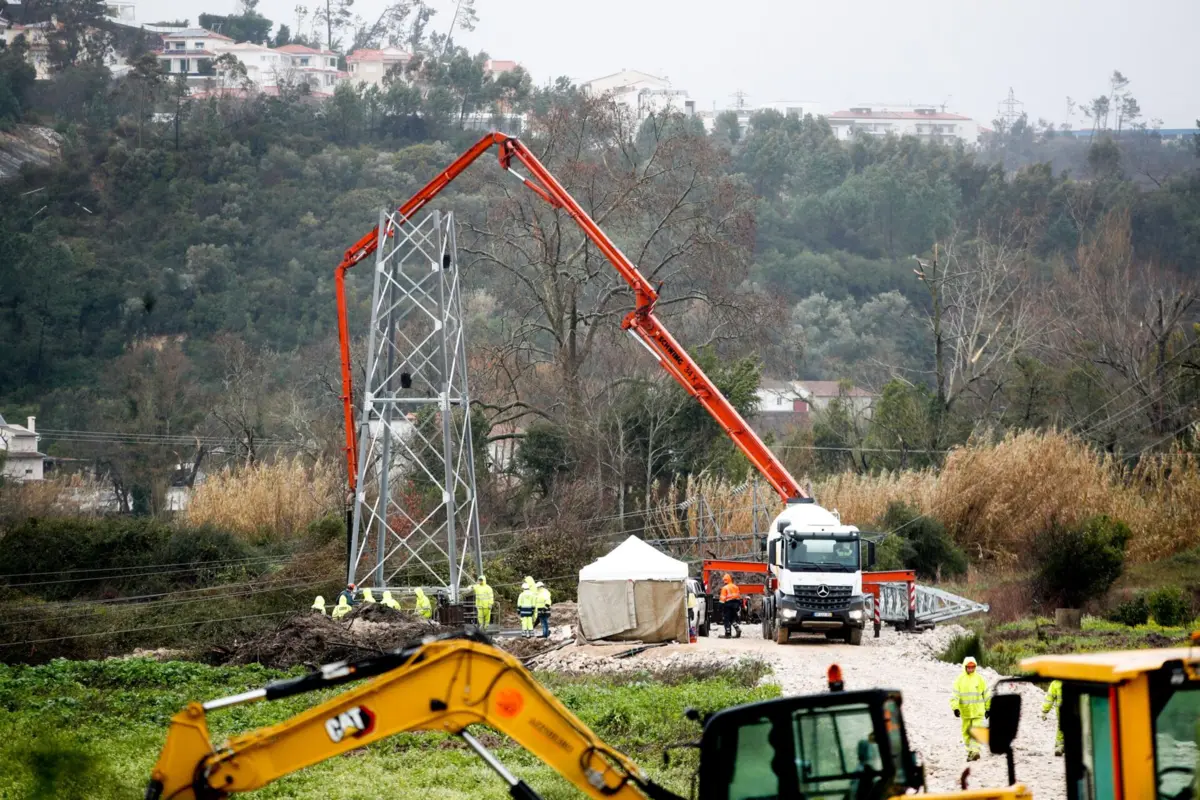 Imagem de contexto do artigo "Estou a viver como uma toupeira." População das zonas rurais de Leiria desespera com falta de luz há duas semanas