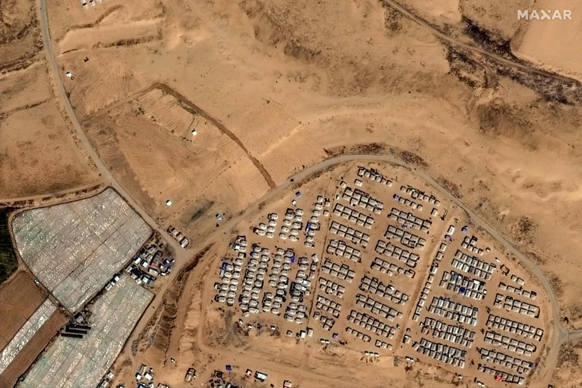 Imagem de contexto do artigo Ofensiva terrestre israelita em Rafah iminente. Satélites mostram construção de campo de refugiados