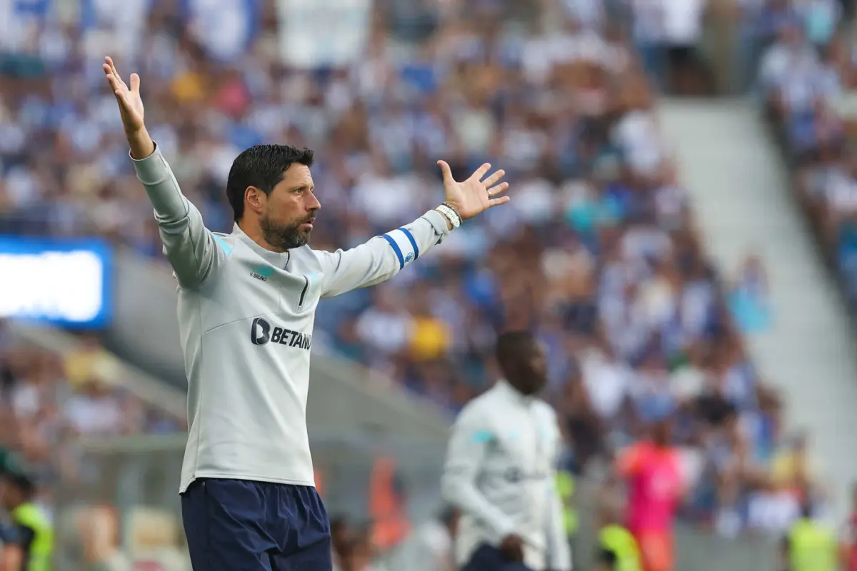Imagem de contexto do artigo Adjunto do FC Porto Vítor Bruno denuncia "tentativa de assassinato de caráter"