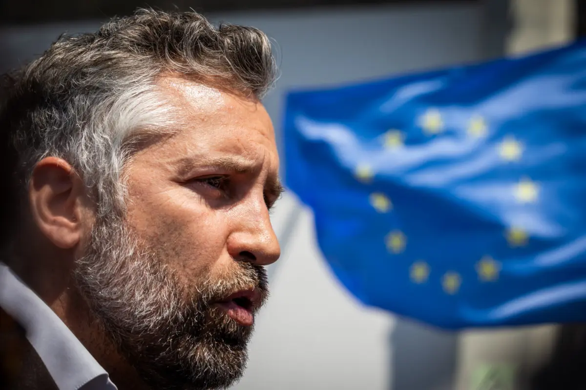 Imagem de contexto do artigo Pedro Nuno lança sugestão em jeito de acusação: Governo terá tido apoio de empresa privada para plano da saúde