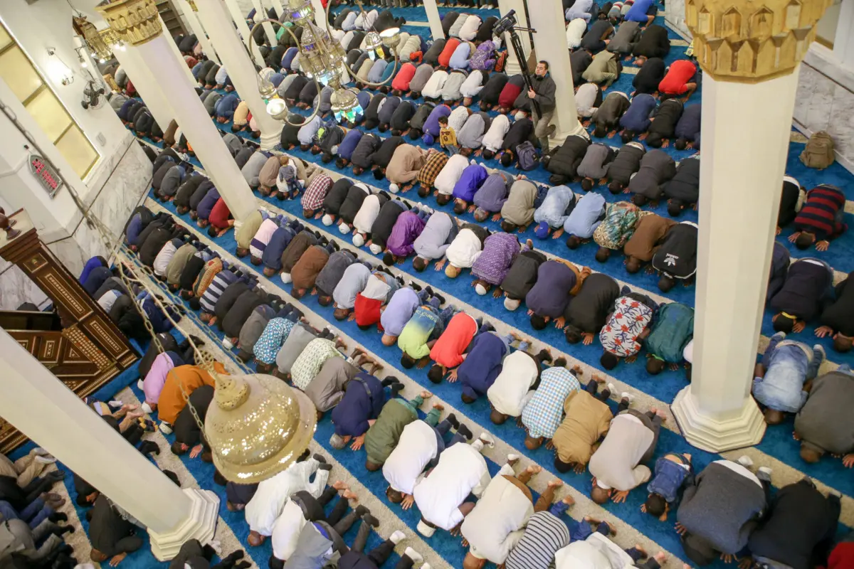 Imagem de contexto do artigo Falta de templos motiva "mesquitas clandestinas": "Não temos nenhuma garantia de que aí não haja fundamentalismo"