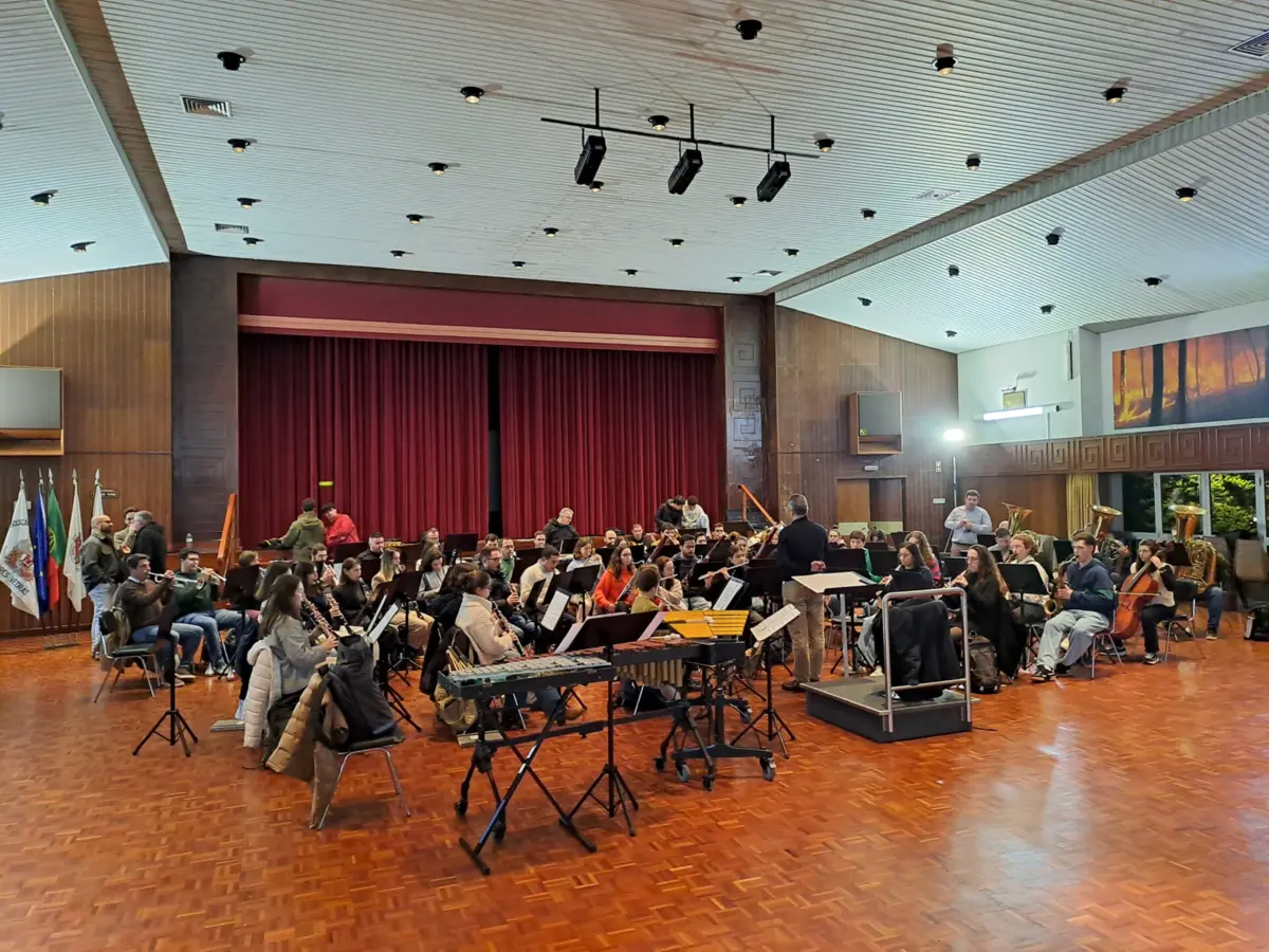 Imagem de contexto do artigo Carlos Paredes com “nova roupagem”: banda sinfónica e percussionista fazem homenagem inédita ao guitarrista