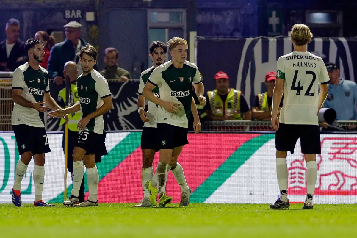 Imagem de contexto do artigo Leão mordeu, mas não matou e a presa quase fugiu: Sporting elimina Portimonense da Taça. Veja os golos