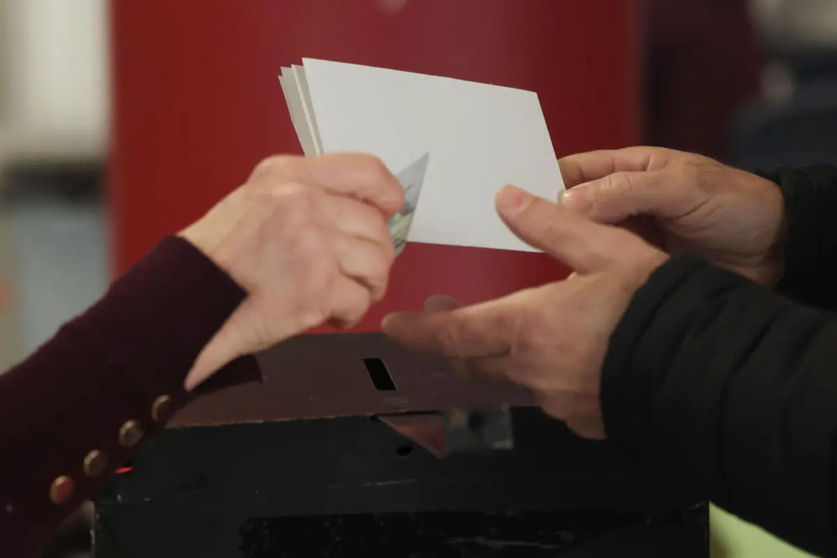 Imagem de contexto do artigo Mais de 21% dos eleitores votaram até às 12h00. Afluência às urnas é a maior da última década de eleições presidenciais