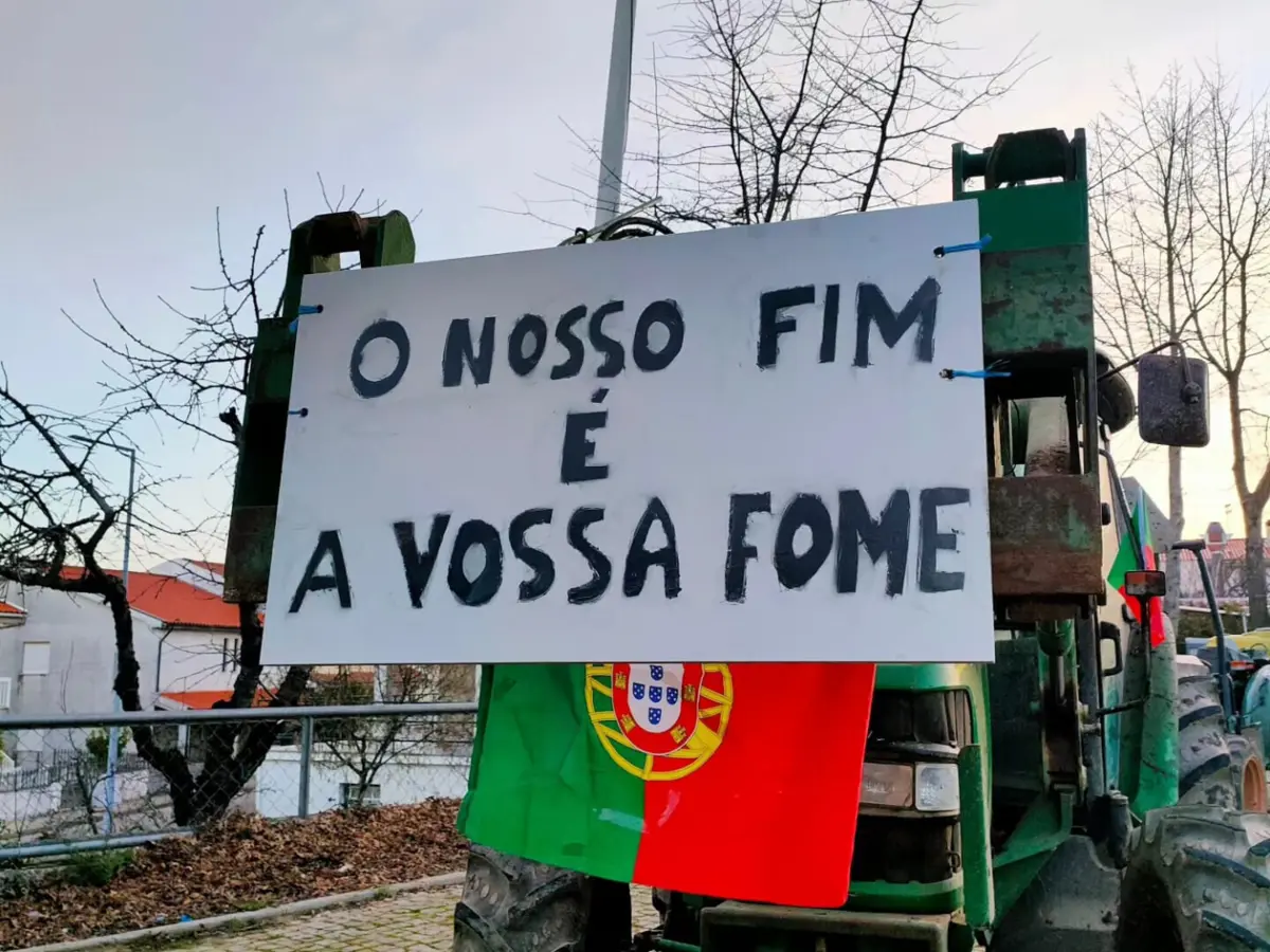 Imagem de contexto do artigo Agricultores condicionam circulação na fronteira de Bemposta