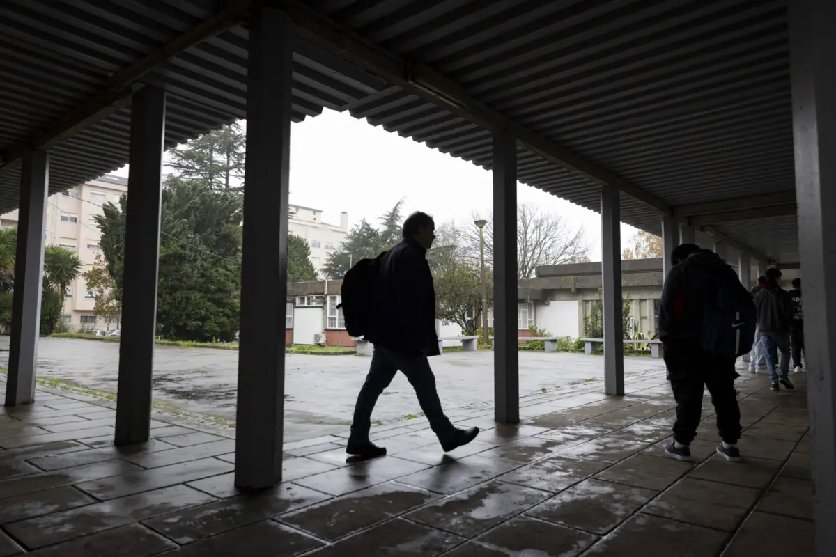 Imagem de contexto do artigo Professores de Informática iniciam greve à manutenção e apoio técnico às provas digitais