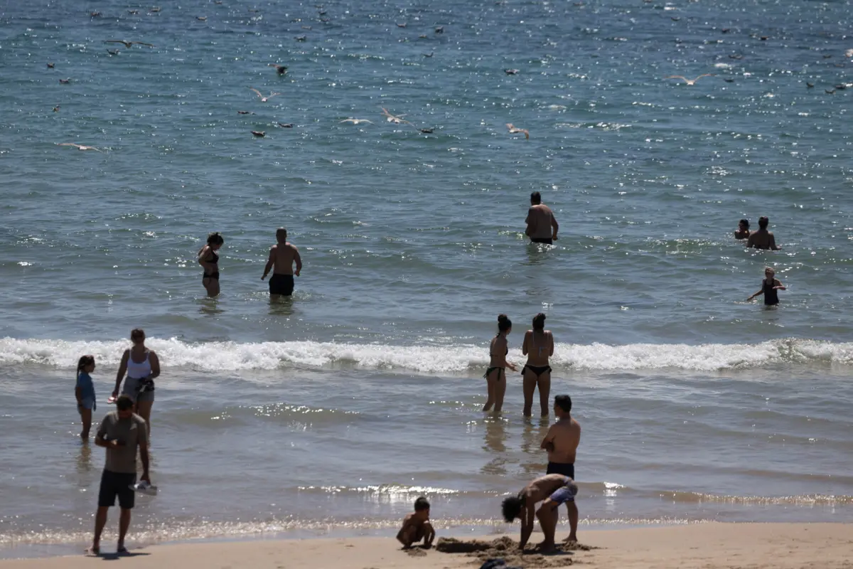 Imagem de contexto do artigo Agosto de 2025 foi "o terceiro agosto mais quente do mundo"