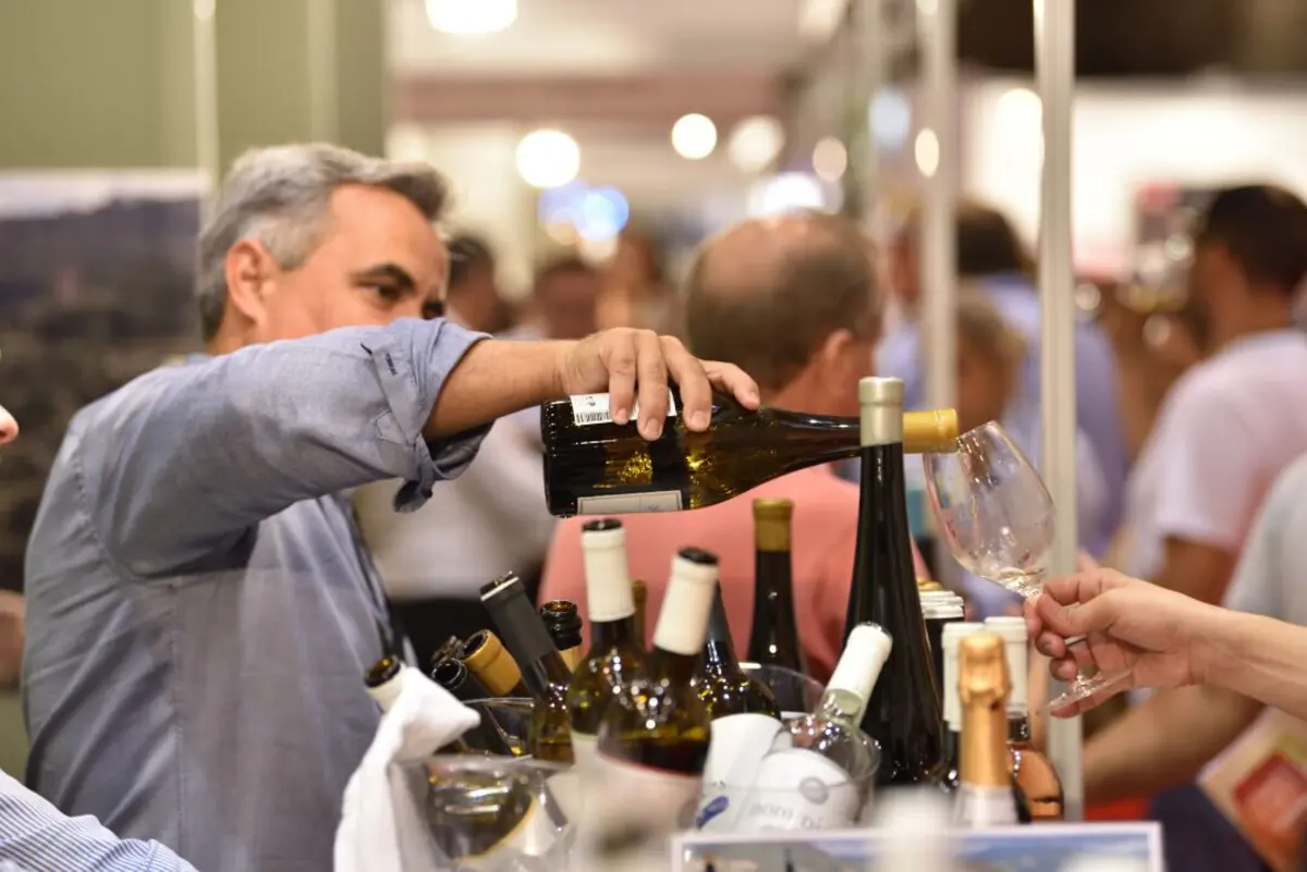 As portas abrem às 15 horas do dia 19 de outubro (este sábado); às 17 horas está marcada a inauguração oficial