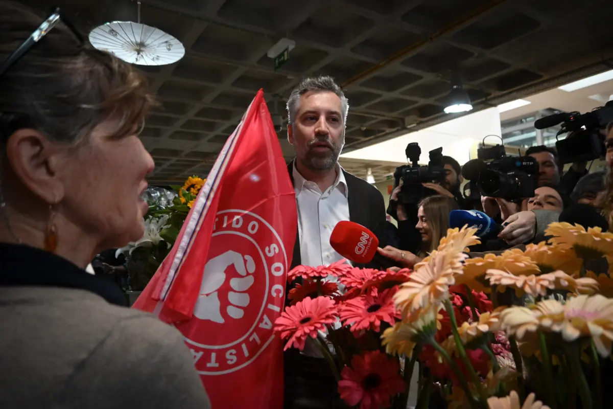 Imagem de contexto do artigo Pedro Nuno acusa PSD de "ataque à liberdade de imprensa" e de não querer revelar "aquilo que é obrigatório por lei"