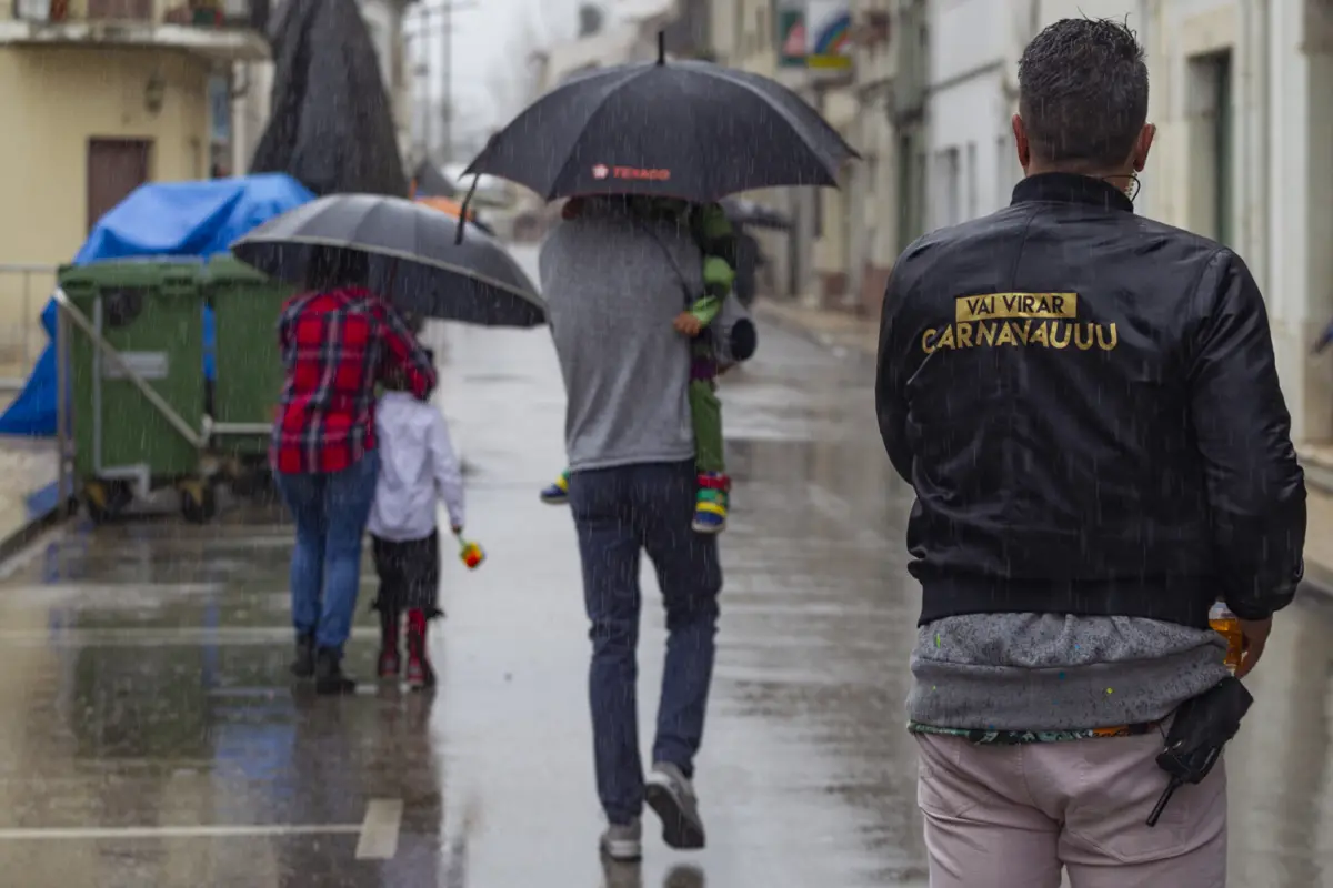 Nos próximos dias espera-se chuva, vento e agitação marítima