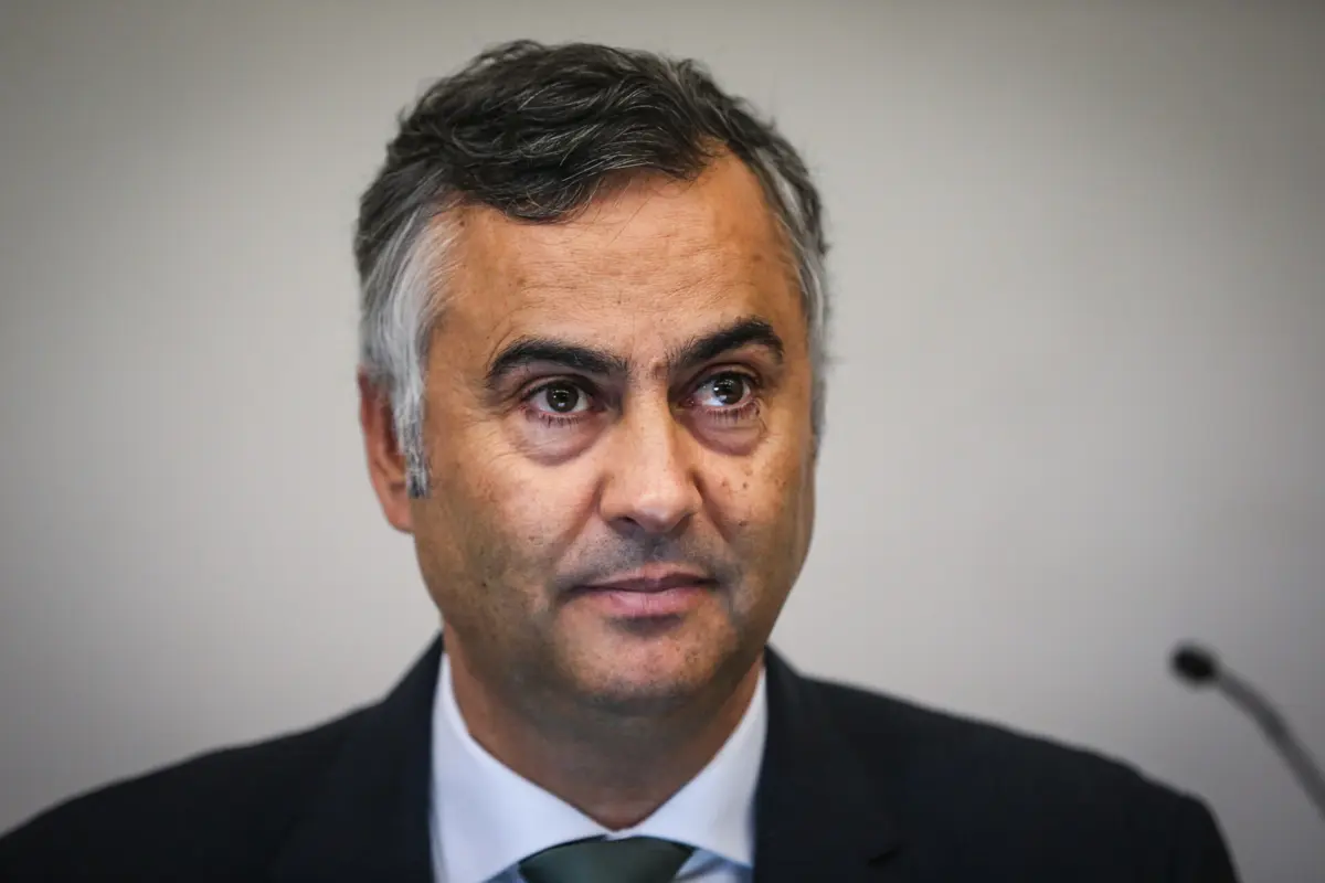 Imagem de contexto do artigo "Lamento ter indicado aquele dado." Ministro admite que redução de 90% de alunos sem professor "não é credível"