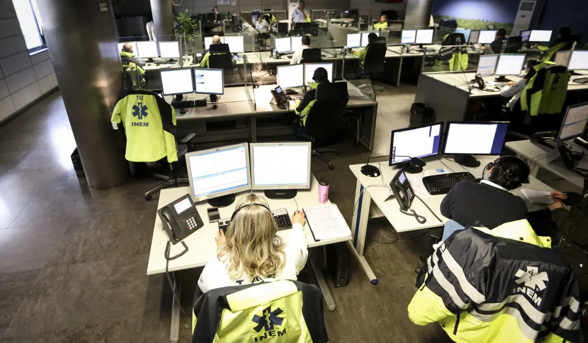 Imagem de contexto do artigo INEM diz que tempo médio de espera este sábado no CODU é de 19 segundos