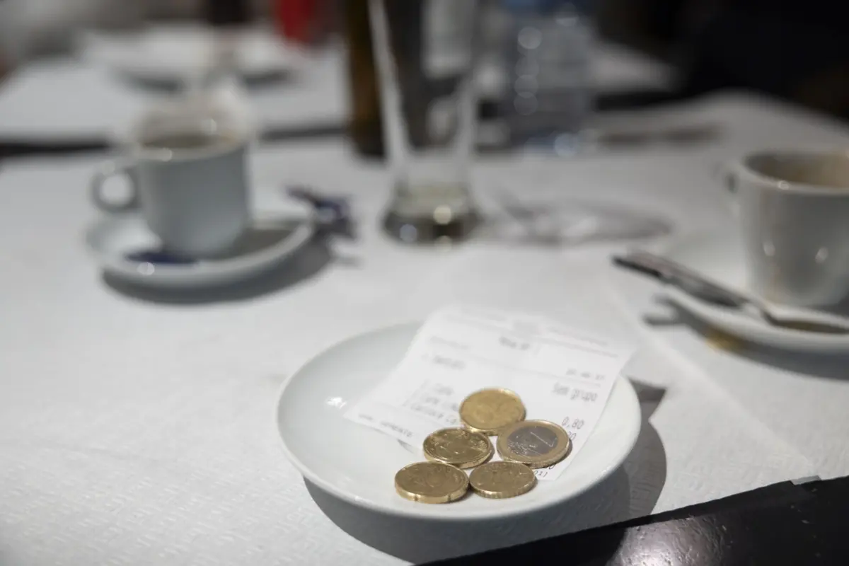 Imagem de contexto do artigo "Perfeitamente miserável": Governo propõe aumento de 10 cêntimos no subsídio de refeição a partir de 2027