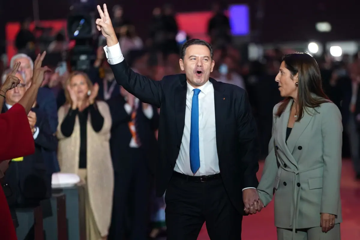 Imagem de contexto do artigo CDS congratula-se com alterações à disciplina de cidadania, IL fala em "falta de ambição" em discurso de Montenegro