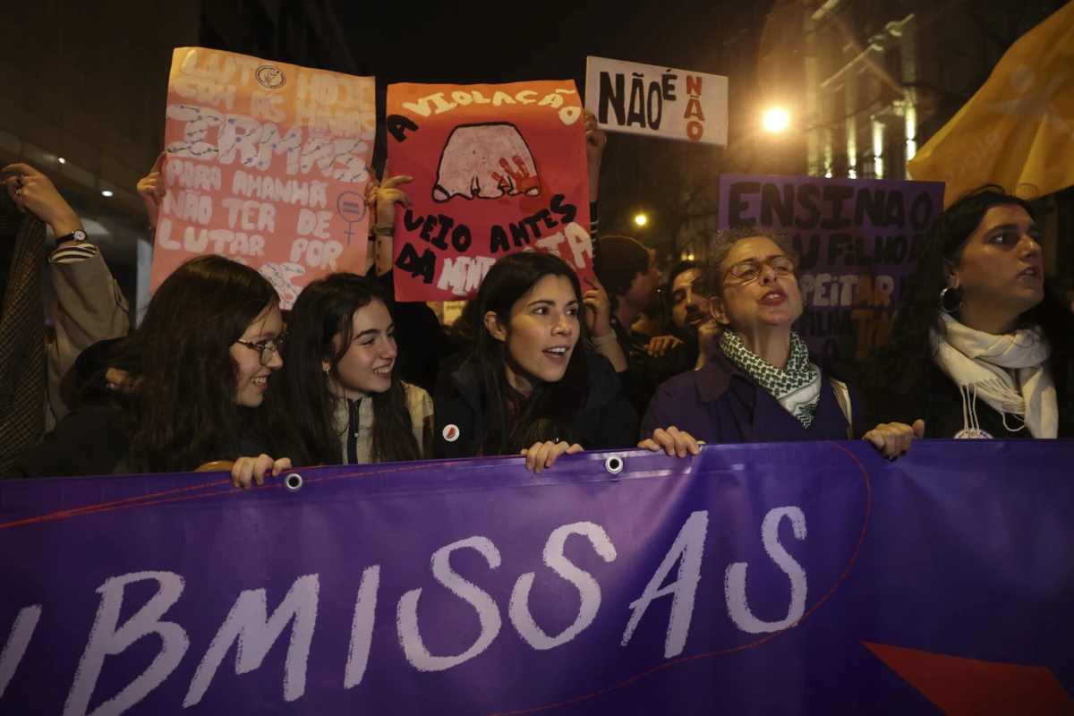 Imagem de contexto do artigo Mortágua fala de "grito das mulheres que não aceitam nenhum retrocesso"