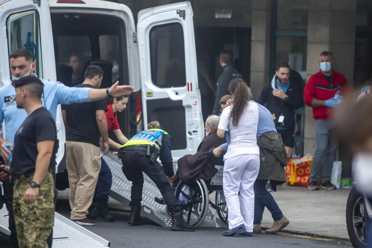 Imagem de contexto do artigo Doentes transferidos dos Açores para a Madeira após incêndio estão instalados e "estáveis"