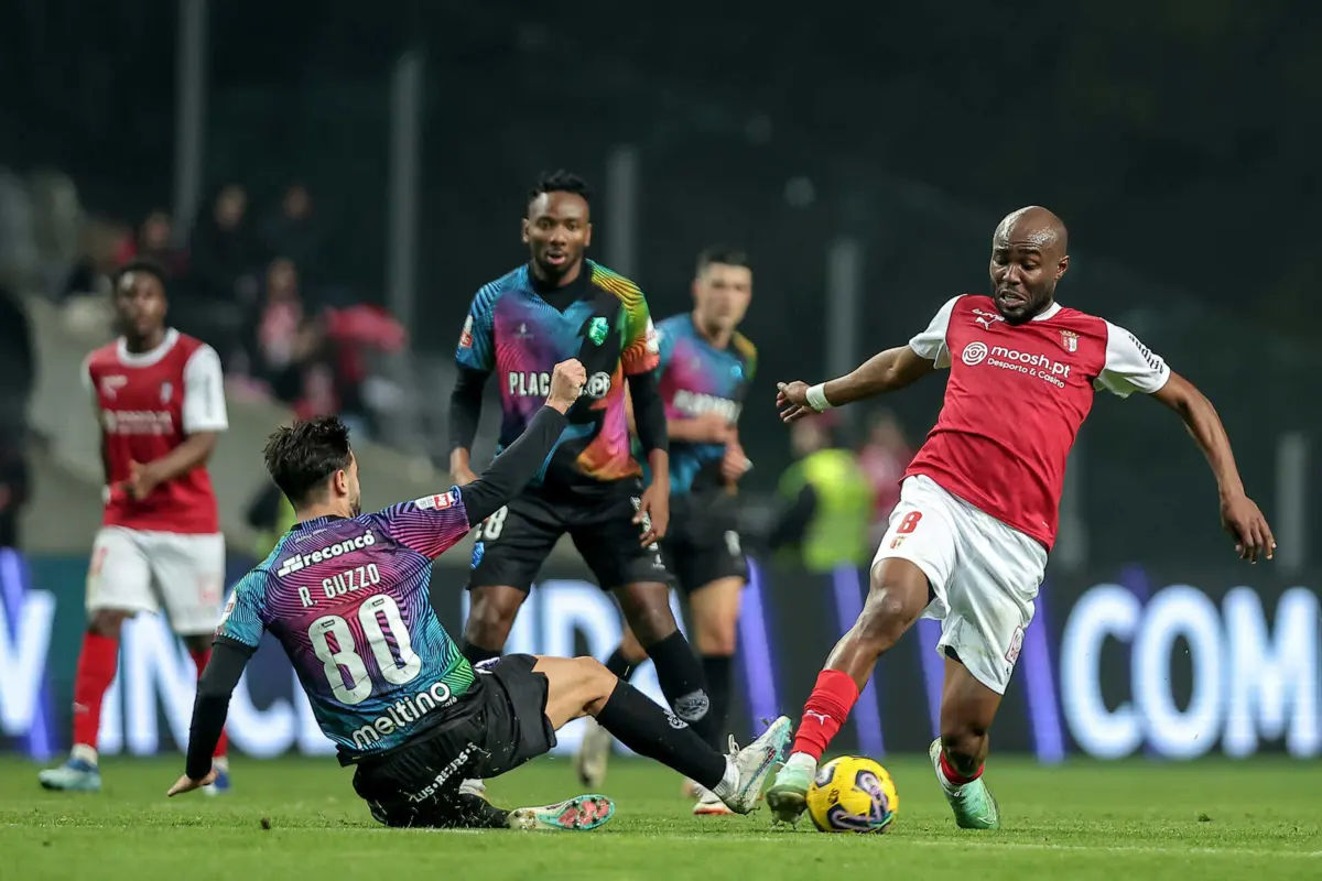 O futebolista líbio Al Musrati