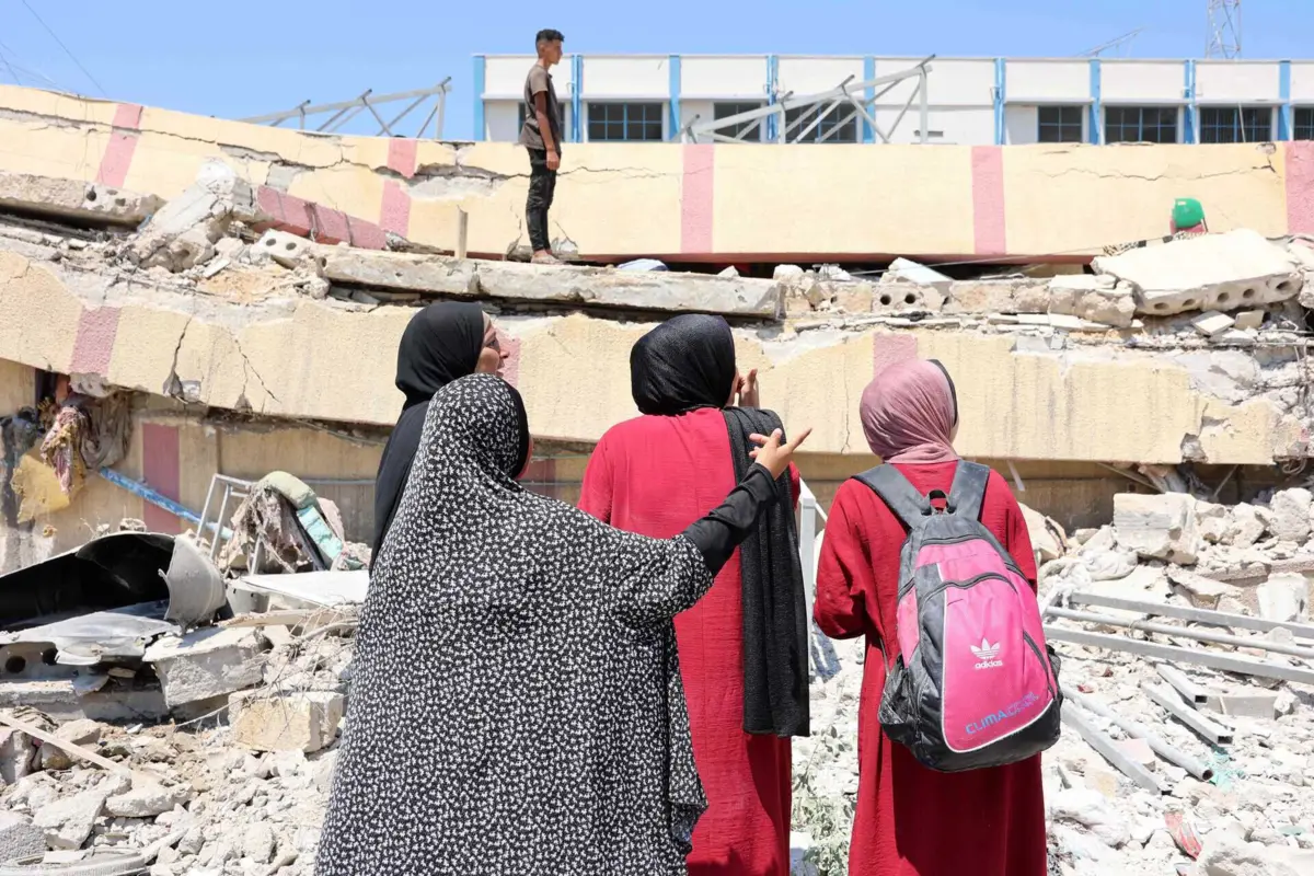 Imagem de contexto do artigo "Não há lugares seguros." Única certeza para habitantes de Gaza "parece ser a morte"