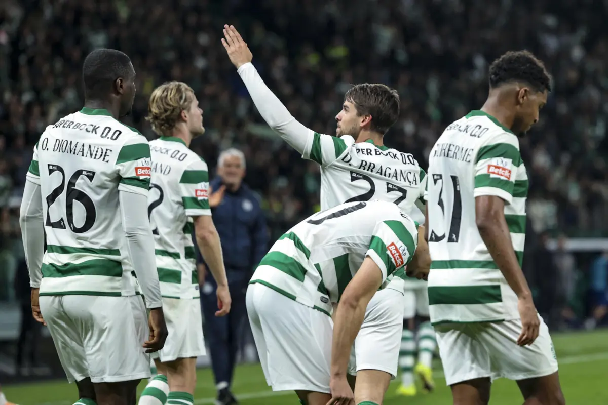 Imagem de contexto do artigo Rugido de Bragança fez Alvalade respirar de alívio: Sporting vence Famalicão, veja o golo