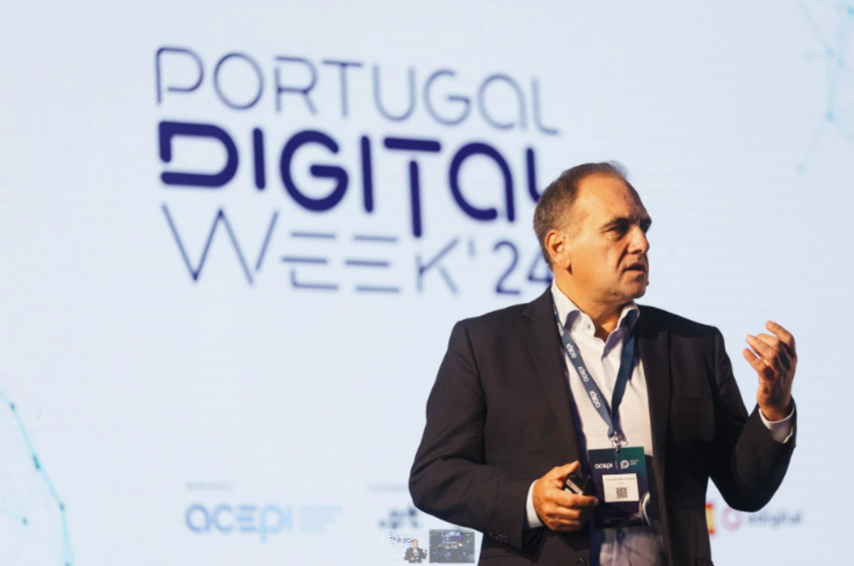 Imagem de contexto do artigo "Estado e empresas têm de investir mais em competências digitais avançadas para os portugueses"