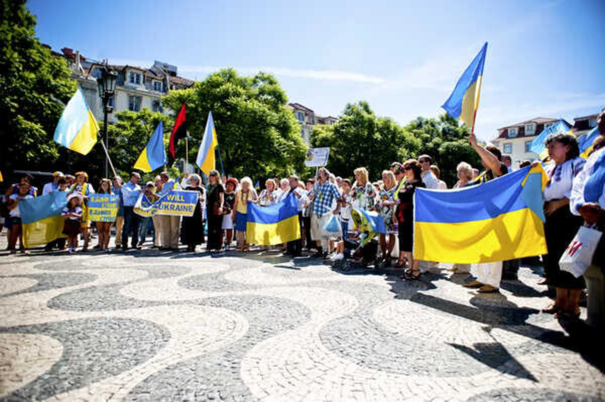 Imagem de contexto do artigo Comunidade ucraniana protesta contra "virar de costas" de Trump junto da embaixada dos Estados Unidos
