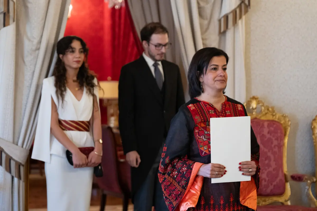 "Esta loucura, esta guerra, esta agressão tem de acabar", sublinha Rawan Tarek Sulaiman