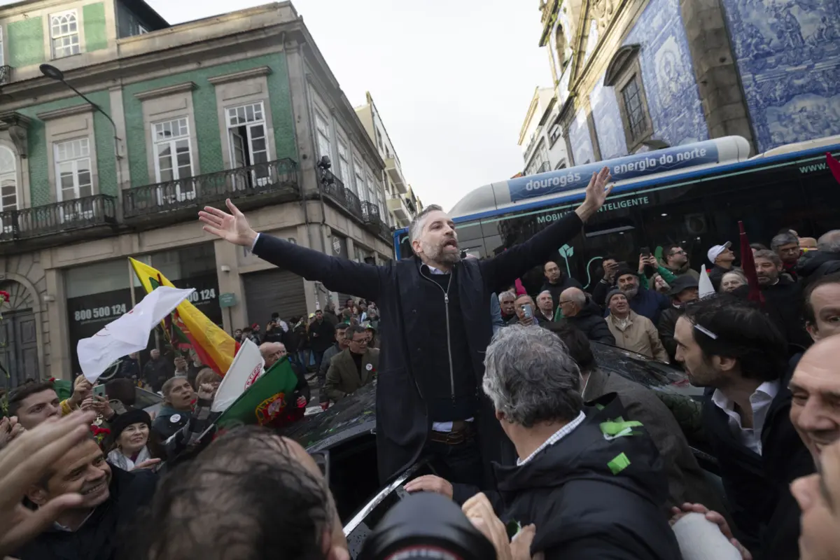 Imagem de contexto do artigo Pedro Nuno divide o palco no seu distrito. Vitorino rejeita "tiros no escuro" em clima de incerteza