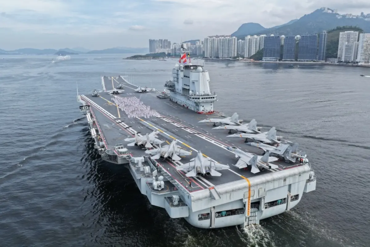 Imagem de contexto do artigo Marinha da China coloca ao serviço terceiro porta-aviões com tecnologia que era exclusiva dos EUA