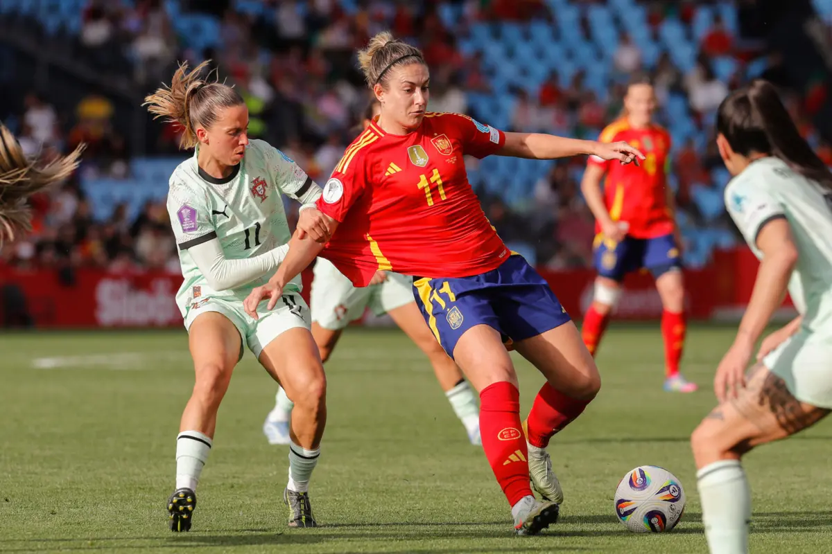 Imagem de contexto do artigo Tsunami espanhol afunda navegadoras em Vigo. Portugal goleado por 7-1