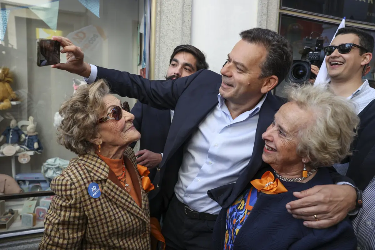 Imagem de contexto do artigo Montenegro acusa Chega de desinformação. Pedro Sánchez na campanha do PS e Costa não foi esquecido