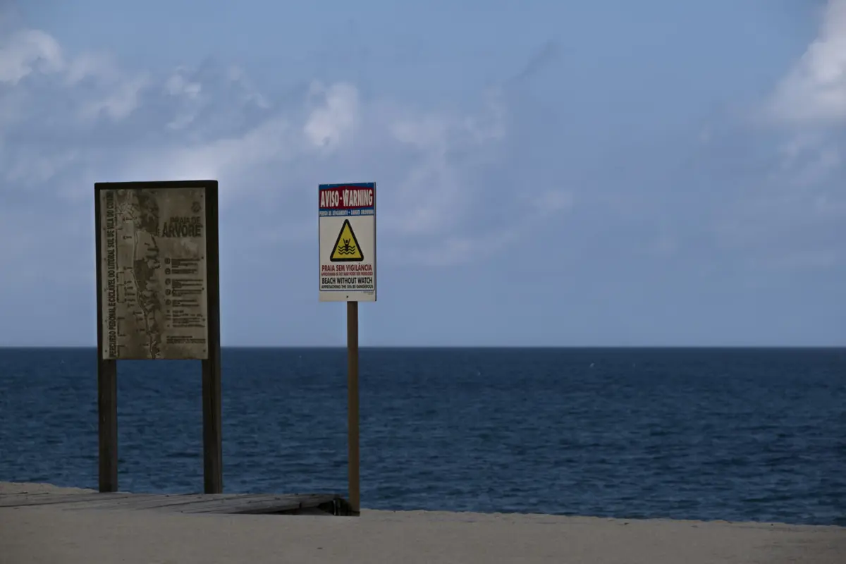 Imagem de contexto do artigo Levantada interdição a banhos na Praia da Vieira