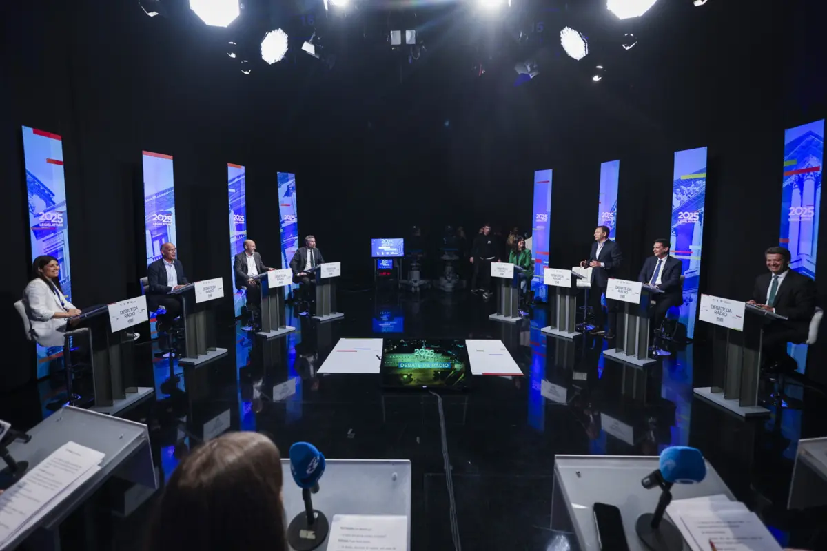 Imagem de contexto do artigo "Pecado capital", estabilidade só "com maioria" e "um apagão para que se fizesse luz": foi assim o Debate da Rádio