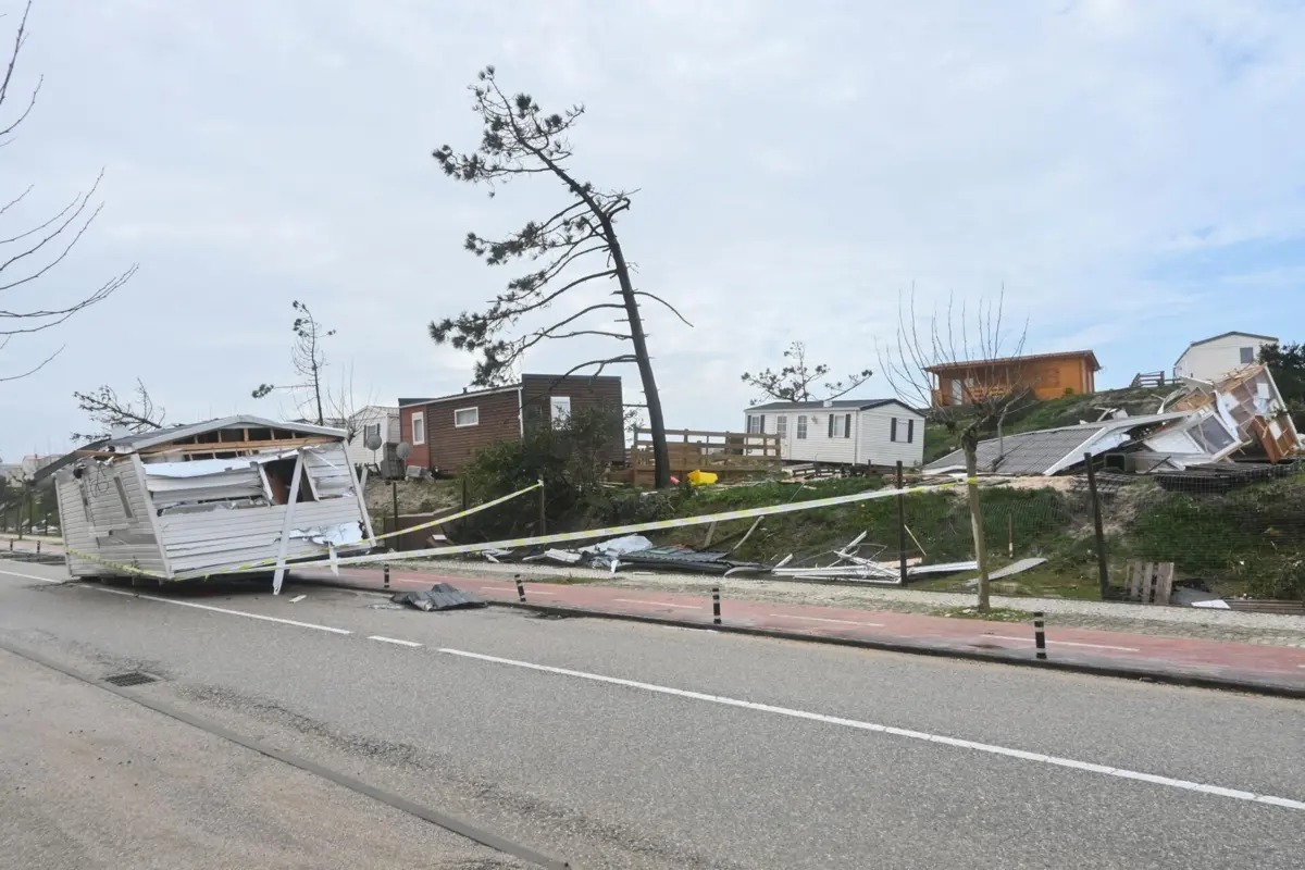 Imagem de contexto do artigo Após temporal devastador, normalidade começa a regressar à Marinha Grande. Comunicações são maior desafio