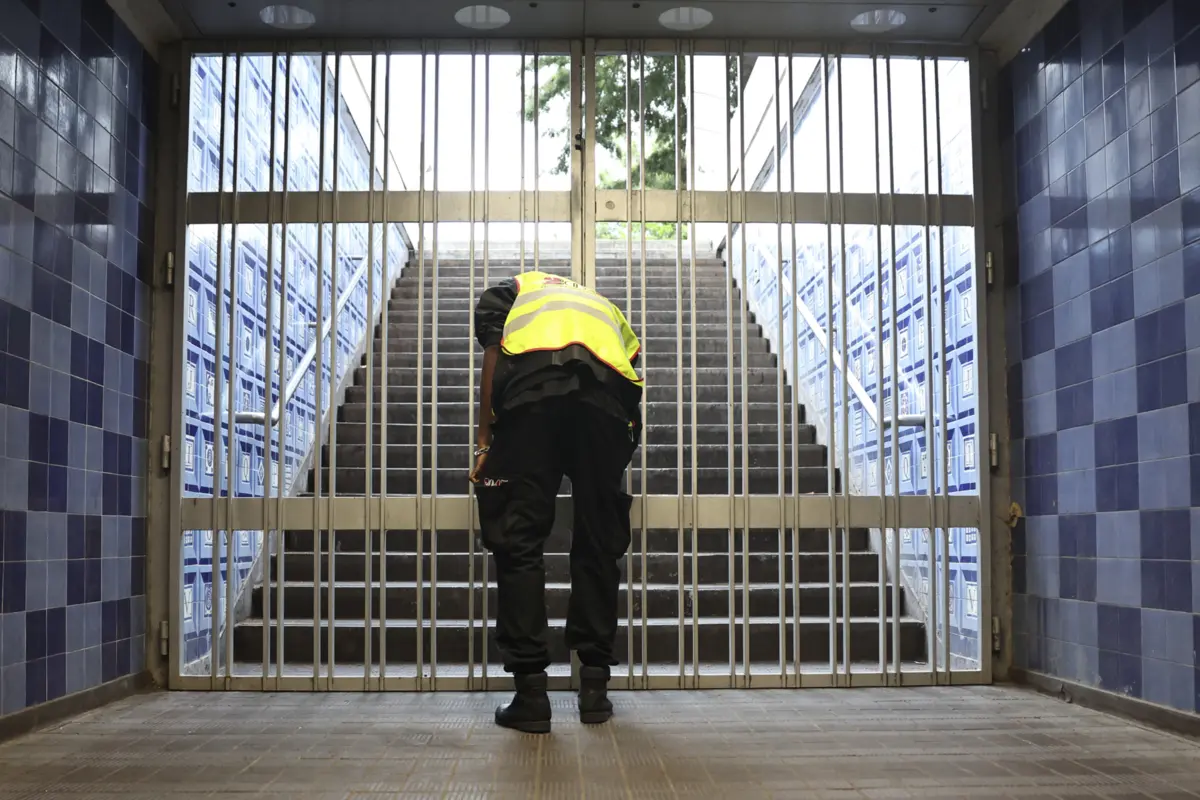 Imagem de contexto do artigo Linha Azul já não está interrompida, mas regista perturbações: tempo de espera "pode ser superior ao normal"