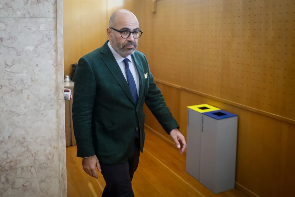 O ministro das Infraestruturas, Miguel Pinto Luz