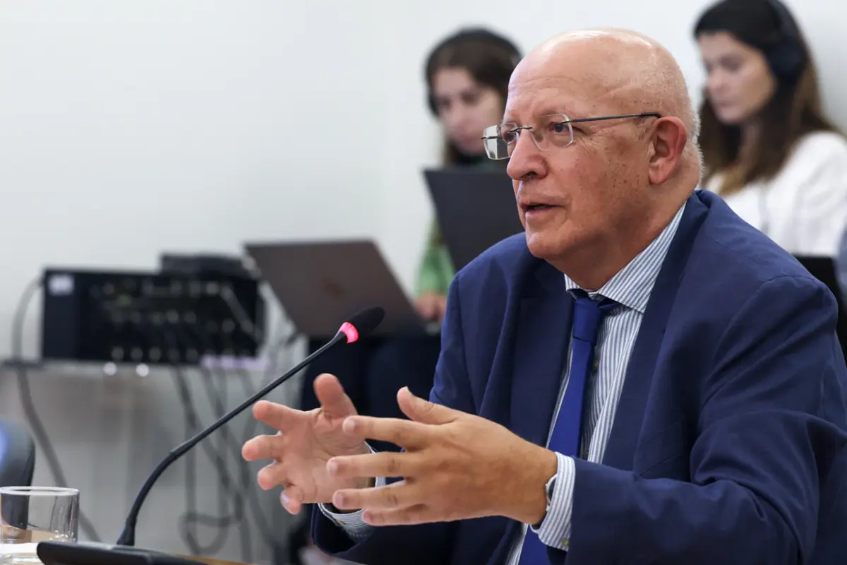 O ex-ministro dos Negócios Estrangeiros intervém na sua audição perante os deputados da CPI