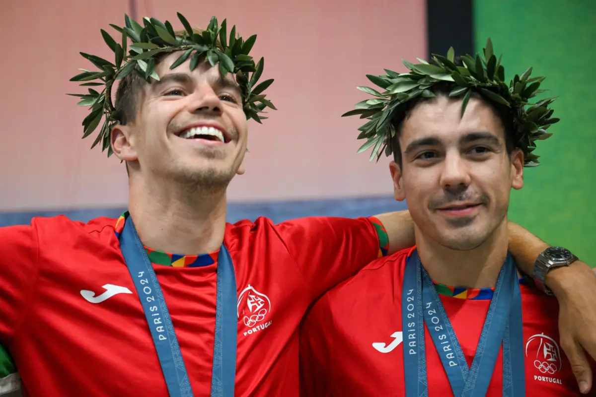 Imagem de contexto do artigo Iúri Leitão e Rui Oliveira "sem palavras" para receção "inacreditável" no Porto, depois do ouro em Paris