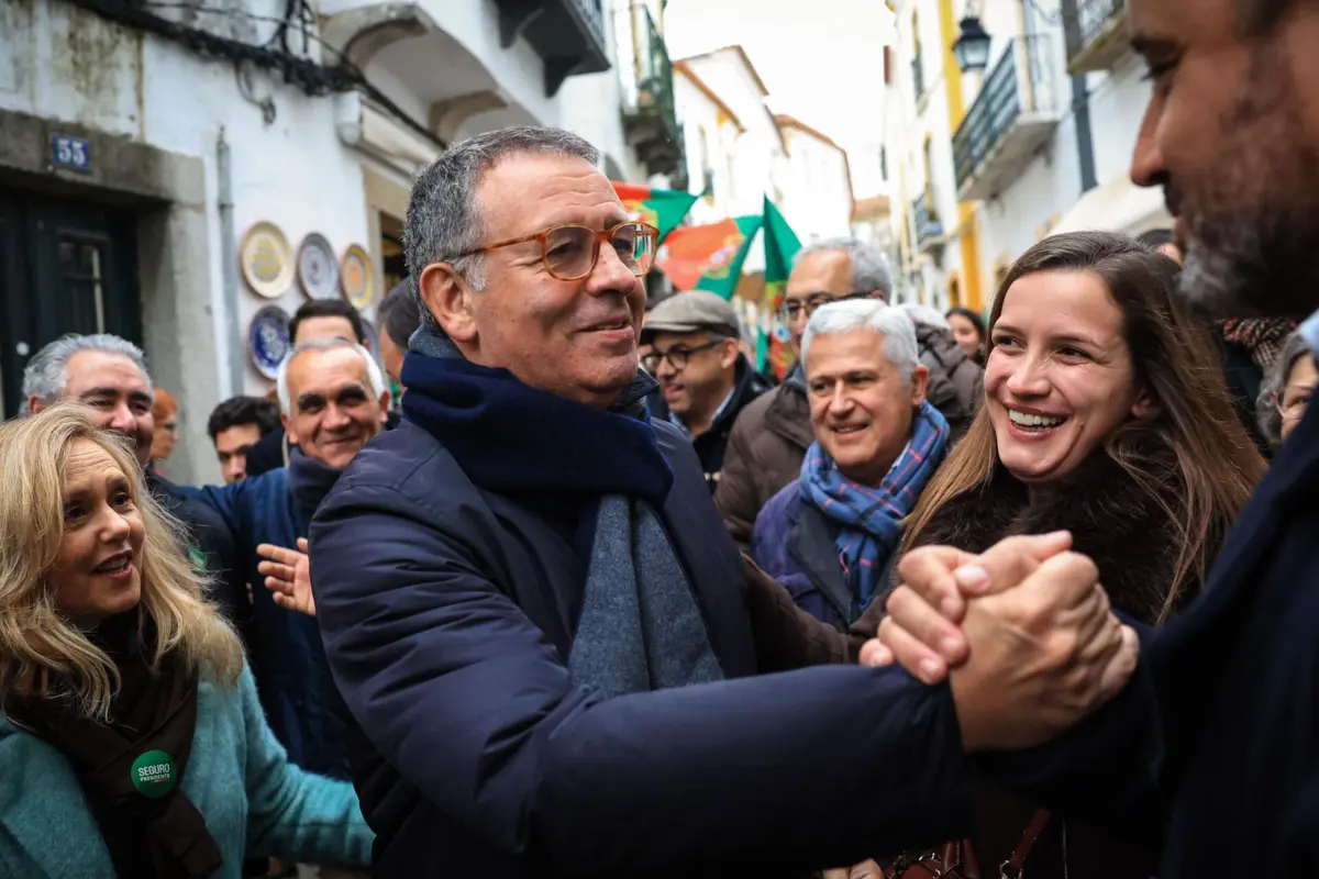 Imagem de contexto do artigo Seguro "contente" com apoio de Pedro Nuno diz que não "exclui ninguém"