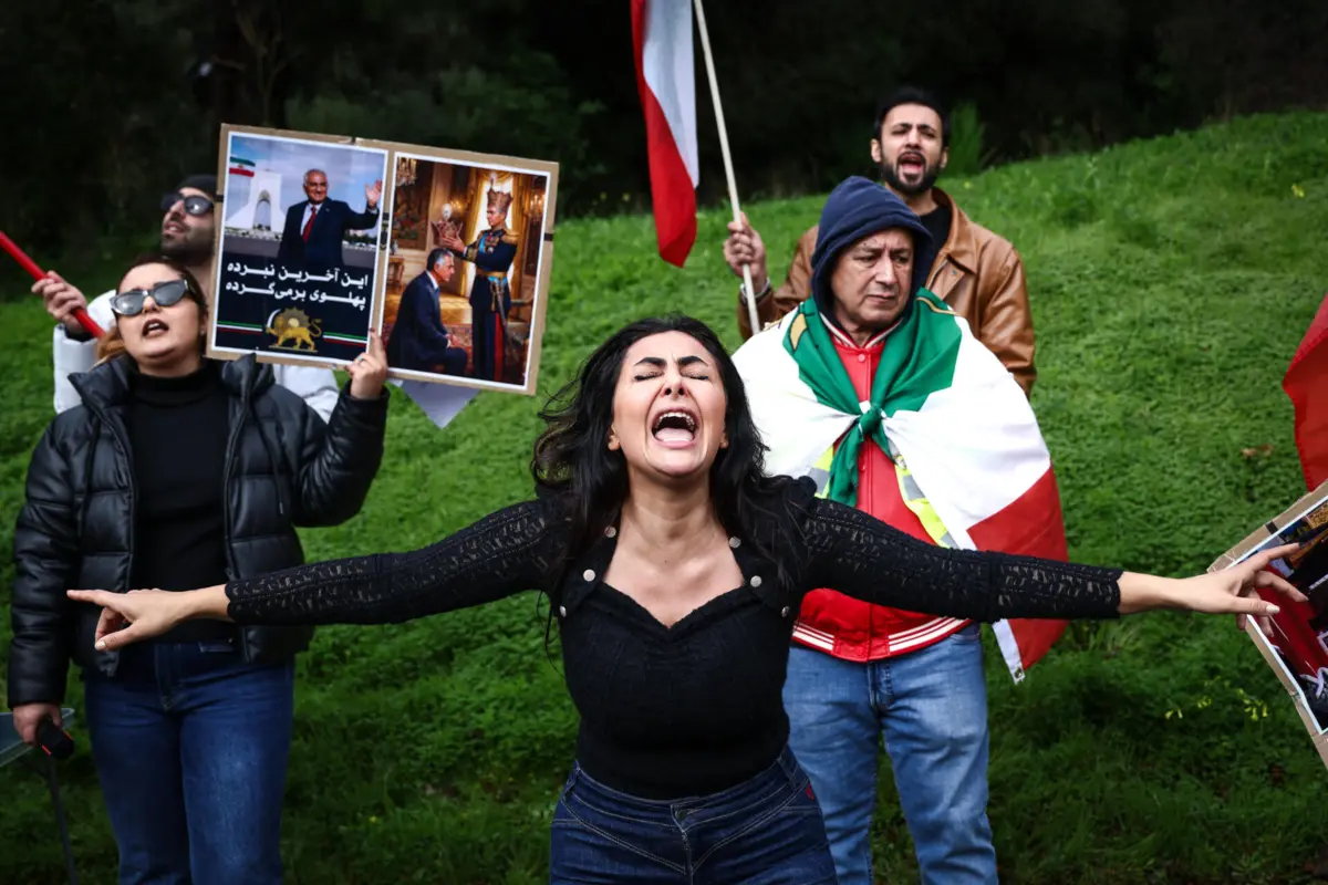 Imagem de contexto do artigo Manifestantes iranianos em Lisboa pedem ao Governo que expulse representantes da República Islâmica