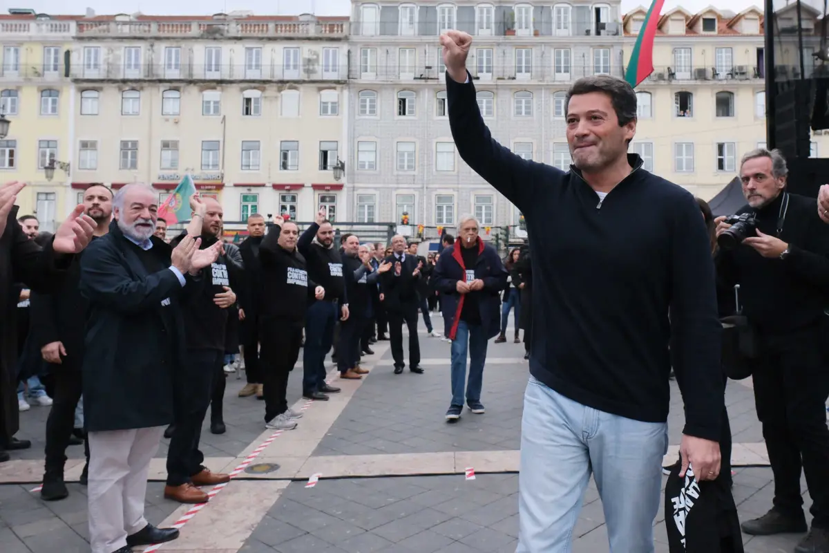 O presidente do Chega durante uma vigília Pela autoridade e contra a impunidade”