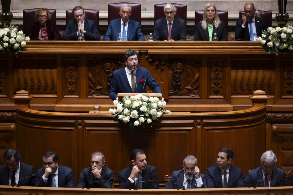 Imagem de contexto do artigo PS indica Pedro Delgado Alves como líder parlamentar interino. Se depois fica, é decisão de Carneiro