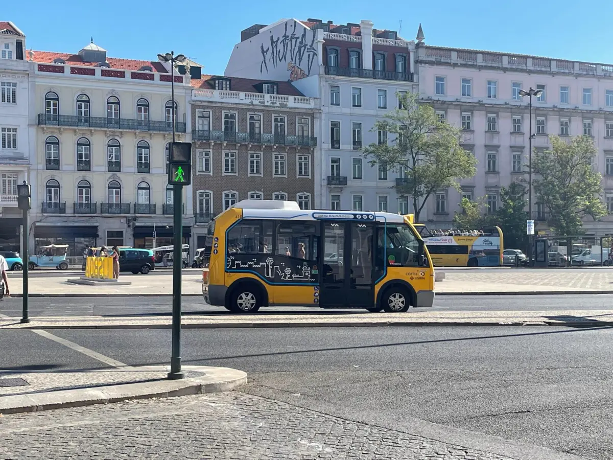 Imagem de contexto do artigo Alternativa ao Elevador da Glória após tragédia: a viagem que “demorava três minutos” faz-se agora de autocarro em dez