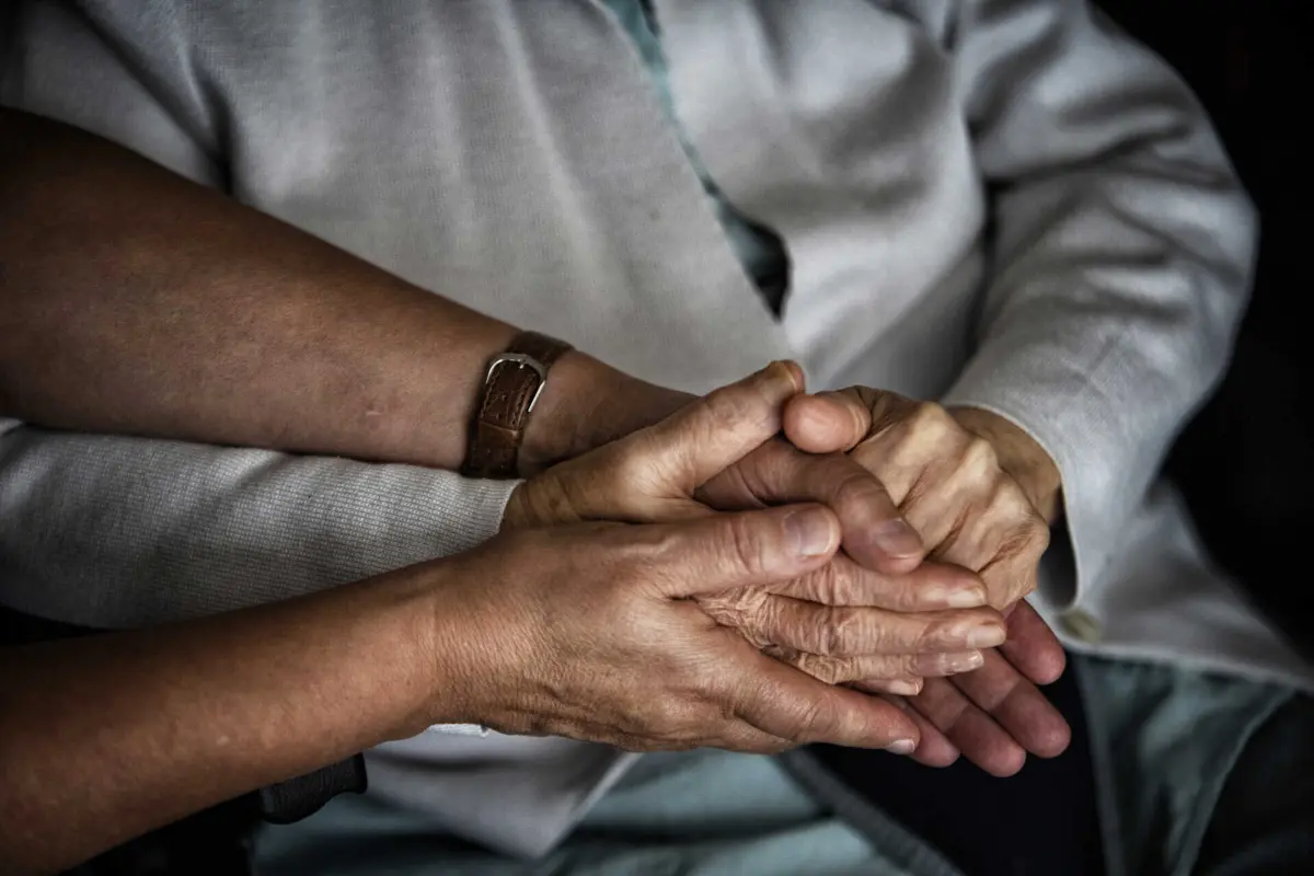 Imagem de contexto do artigo Quarenta por cento dos pacientes com Alzheimer sofrem de psicose. Condição está associada a maior declínio cognitivo