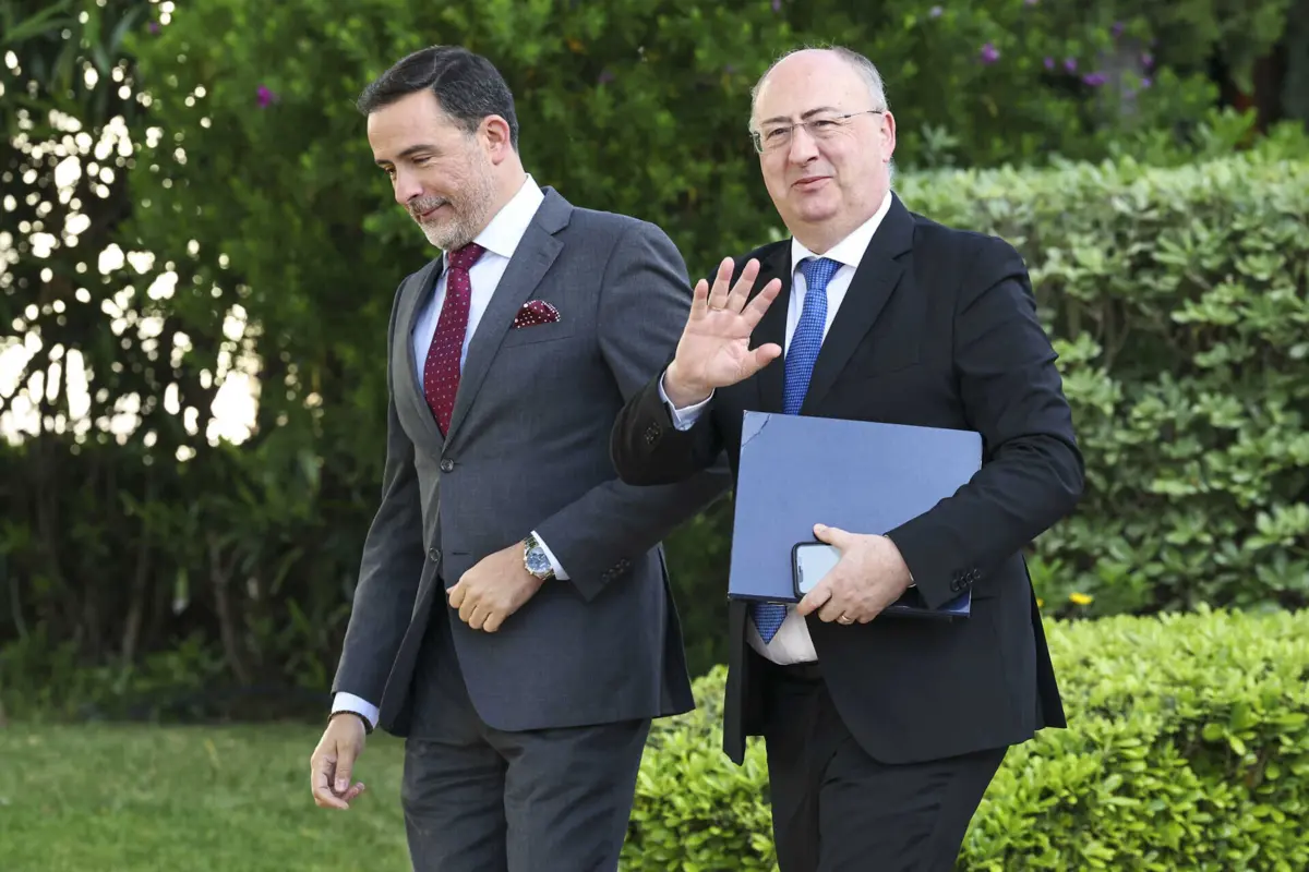 O ministro da Agricultura, José Manuel Fernandes (à direita)