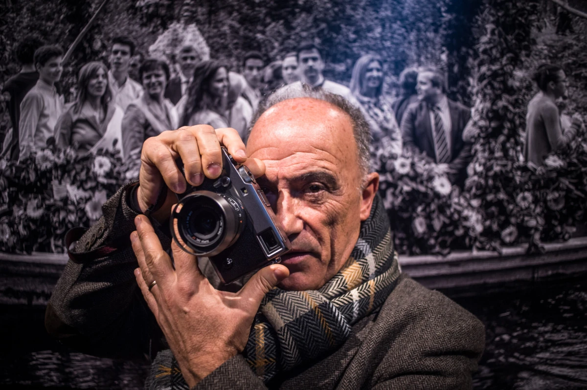 Imagem de contexto do artigo Tempo deu-lhe "outro valor". Livro de Alfredo Cunha traz imagens inéditas do 25 de Abril