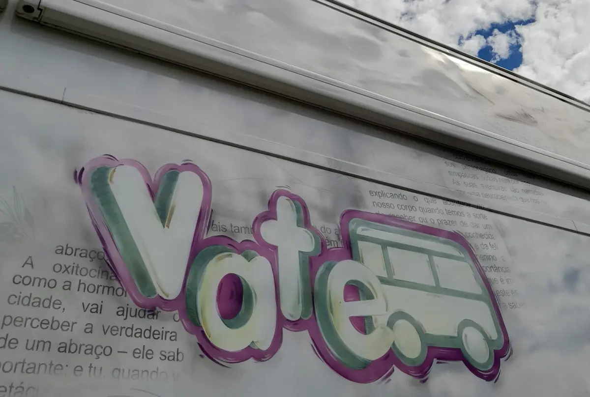 Imagem de contexto do artigo Um autocarro que leva teatro às crianças