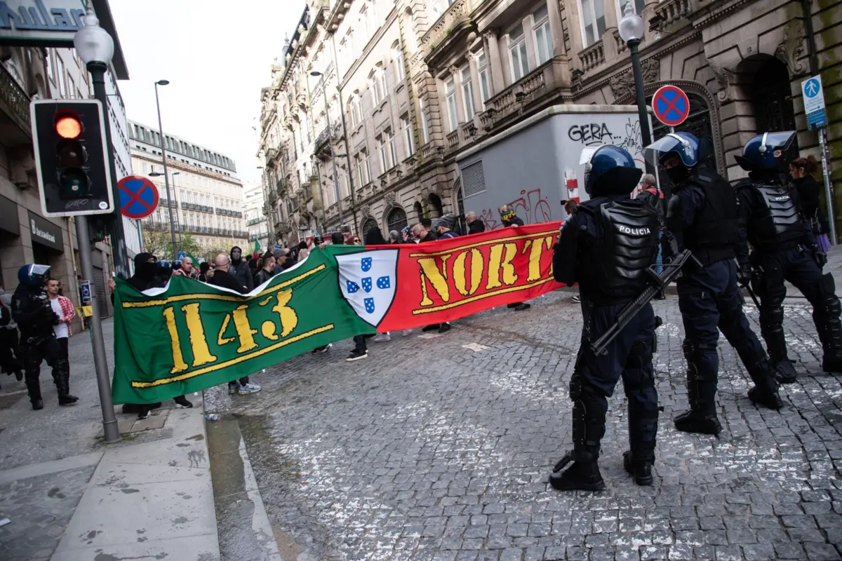 Extrema-direita, grupo neonazi 1143